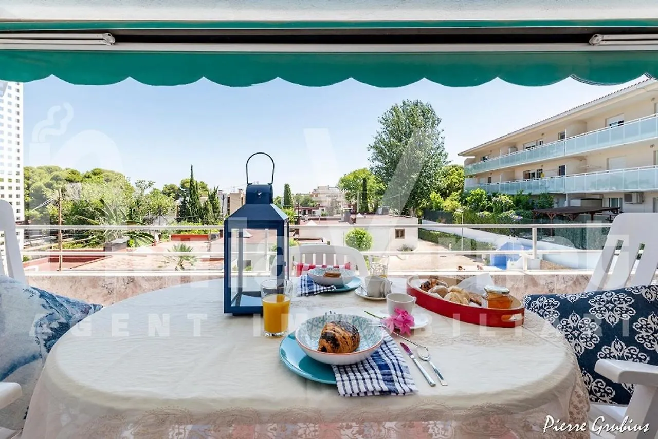 Bbq - Pool - Costa Apartments location